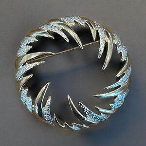 Vintage Sarah Coventry “Fire & Ice” 1973 Gold Gone Silver Tone Brooch Pin